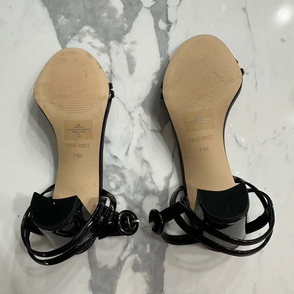 Nine West Black strappy 3 inch sandals size 7.5 M